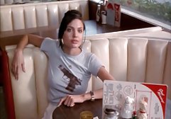 خیلی سخت دانلود فیلم خراب خارجی در 18 سالگی