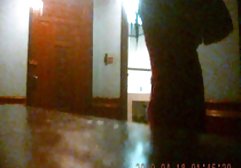 زن پرشور زن جوان بر سکسی فیلم های روی تخت