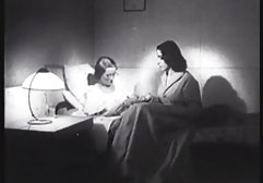 معلمان پس از آموزش دانشجویان دختر جوان سکوت را ترک کردند ویدیوهای سکسی خارجی و گروهی از گروه های سخت را در سالن ورزش کالج تشکیل دادند.