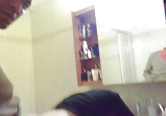 معشوقه مو قرمز می داند که او فیلمهای سکسی سوپر خارجی برده بور می خواهد. اجازه دهید آن را صدمه دیده، اما او او را بر روی الاغ شیرین الاستیک ضرب و شتم