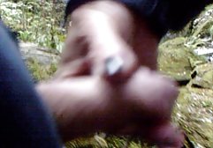 نوجوان آسیایی طول می کشد دو را در دهان داستان داستان سکسی او