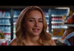 بلوند داغ بیدمشک او را داستان صکصی در اتاق خواب نشان می دهد