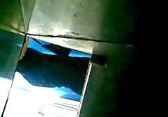 دختر بلوند صبح می شود و شروع به نوازش نوازش می کند که افزایش یافته است، و سپس دست خود را به آرامی به بیدمشک خود حرکت می کند، جایی که بیدمشک مودار در انتظار نوازش دانلودفیلم سکسیhd اوست