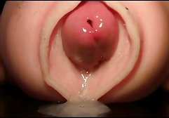 شخص ساده و دانلود فیلم معصوم ورزش دوست دارد با پاهای بازی کند