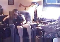 چگونه می توان چنین جوجه خوبی را فریب داد اگر او خود را بیشتر از هر چیز دیگری در سکسیخارجی این زندگی دوست دارد؟