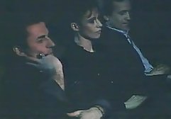 چنین عروسکی گمراه کننده ای را می توان برای چندین روز دراز کشید، اما او تنها به استفاده دائمی از آن محدود می شود. او استفاده از آن نمایش فیلم سوپر خارجی را به طور کامل لعنتی او را بر روی مبل مورد علاقه خود را قرمز.