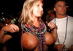 این شخص دوست دختر دوست داشتنی خود را به جنگل آورده است و میگو در یک درخت قرار داده است، شلخته سخت شده، آنها برای برف و سرما خیلی مهم نیستند، زیرا گربه داستانهاي سكس زنانه و خروس پسر با هیجان درخشان است