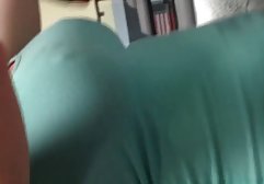 میکی یک آبنوس کوچک سکسی را تحریک دانلود كليپ سكسي کرد