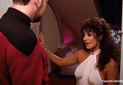 کوکولد کلیپ خارجی س در روسیه. شلخته جوان او را خانه اورد و زن و شوهر با شوهر خود را مکیده خروس الاستیک خود را، مکیدن تمام اسپرم خارج از او